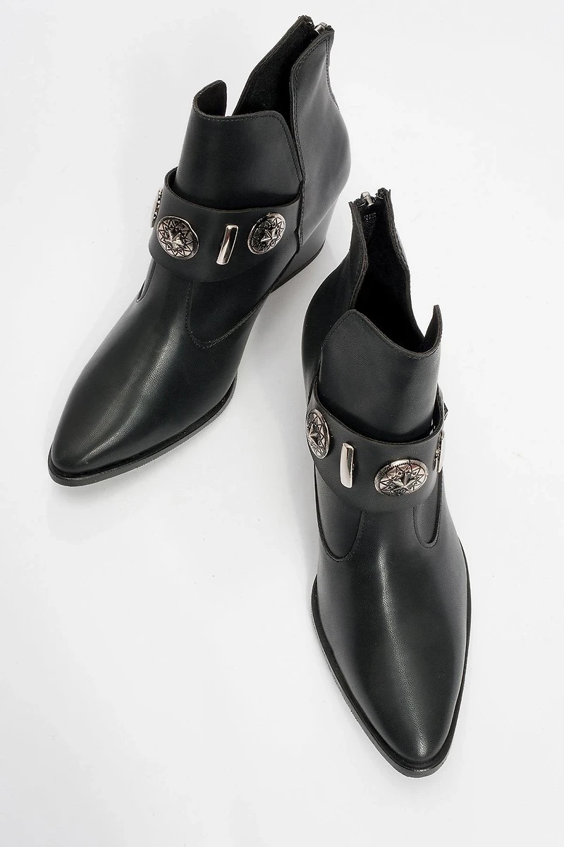 Prologue Shoes Womens Kenda Buckle Block Heel Boot