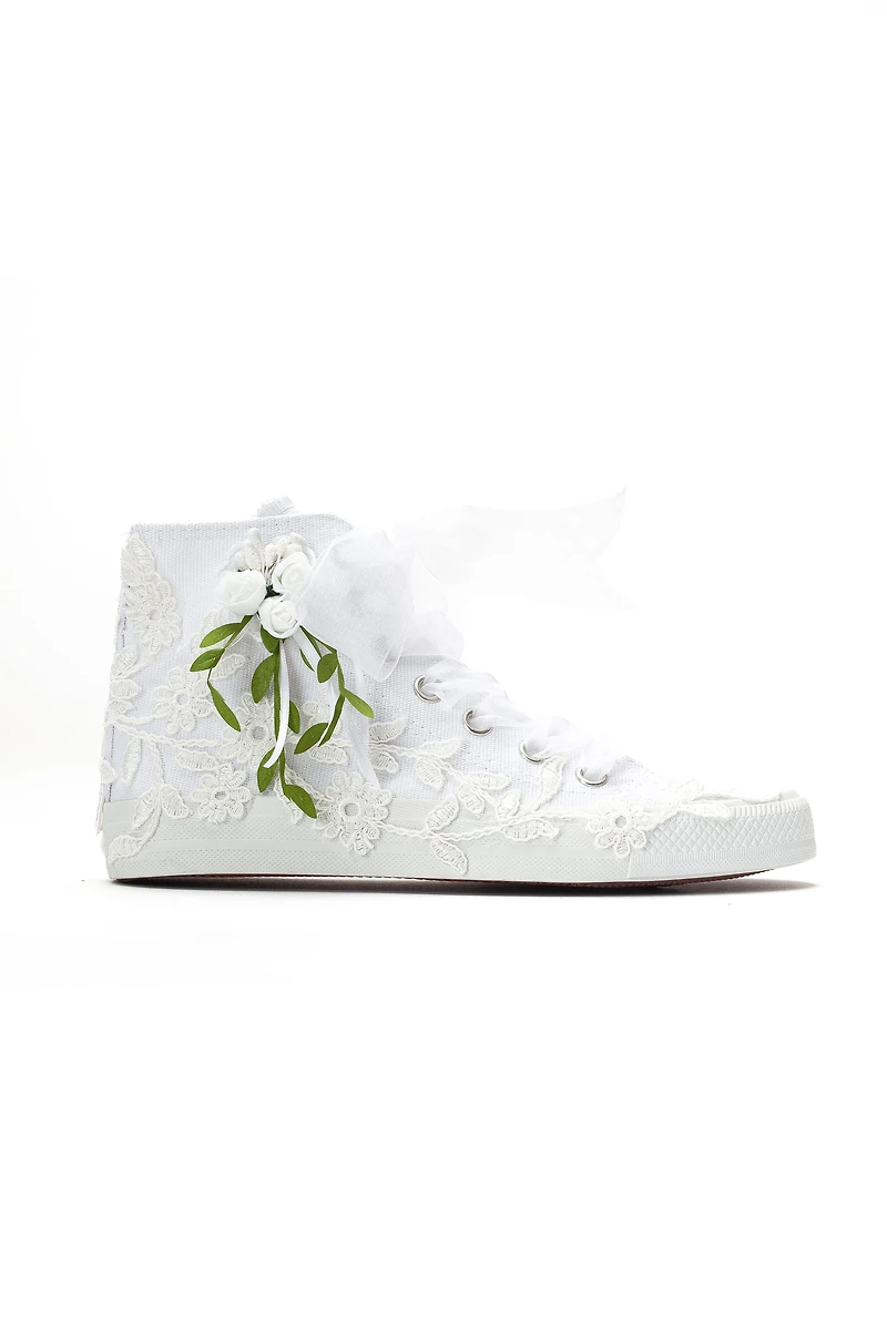Forever & Always Womens Sylvara Floral Lace Ribbon Bridal High Top Sneaker