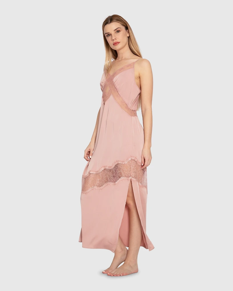 Belle & Bloom Womens Heavenly Bodies Lace Slip Dress