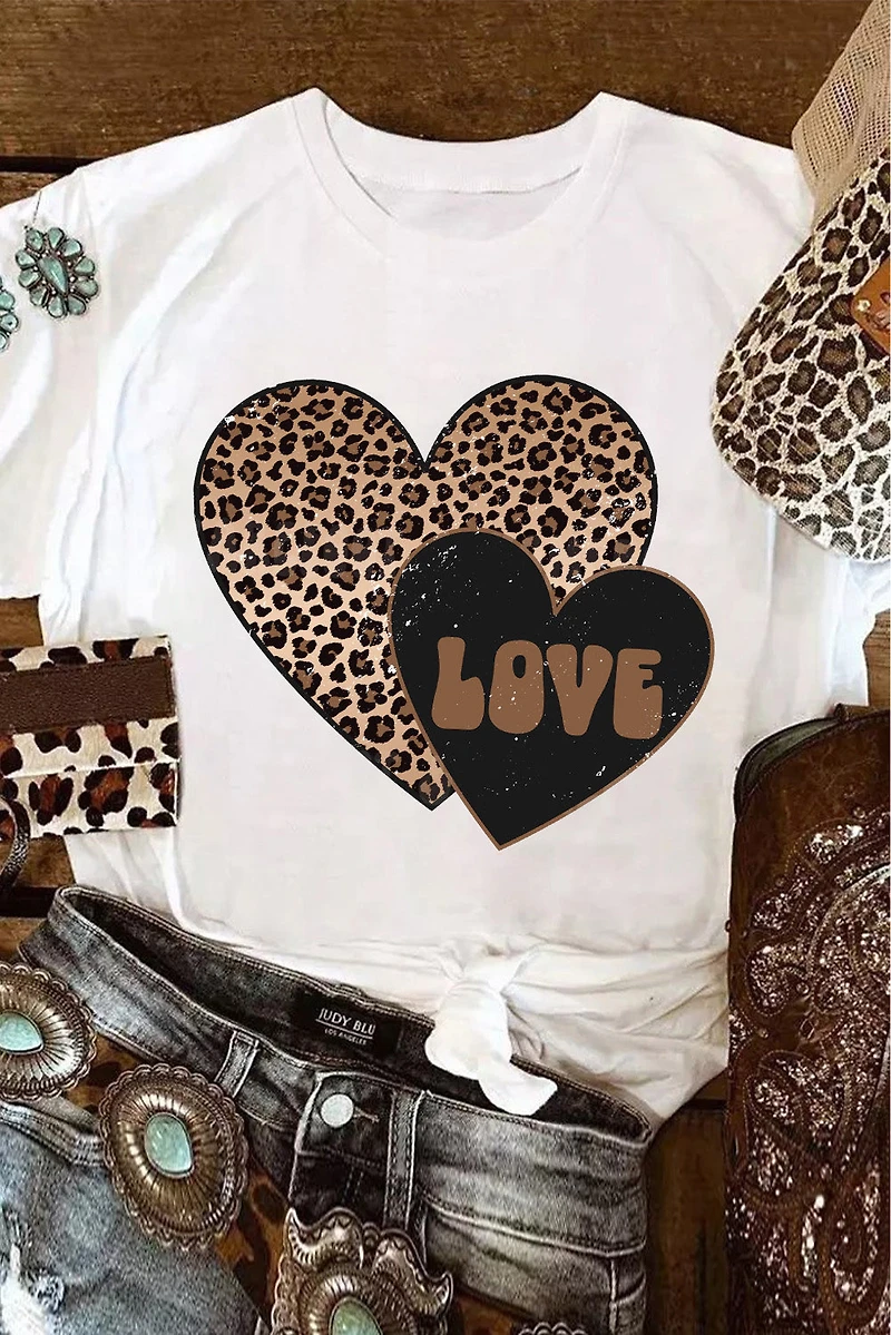Threaded Pear Women's Adriana Printed Valentines Graphic Tee