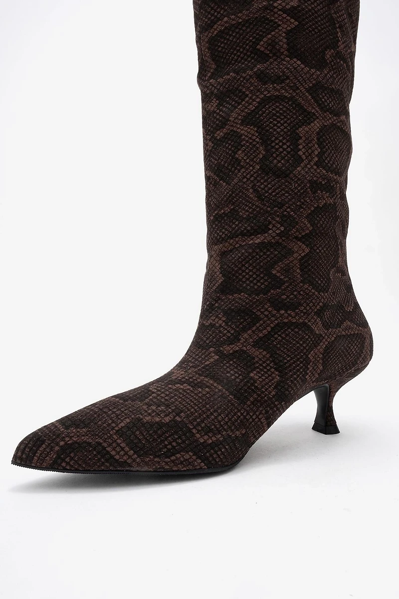 Prologue Shoes Womens Crow Embossed Pointed Toe Boot