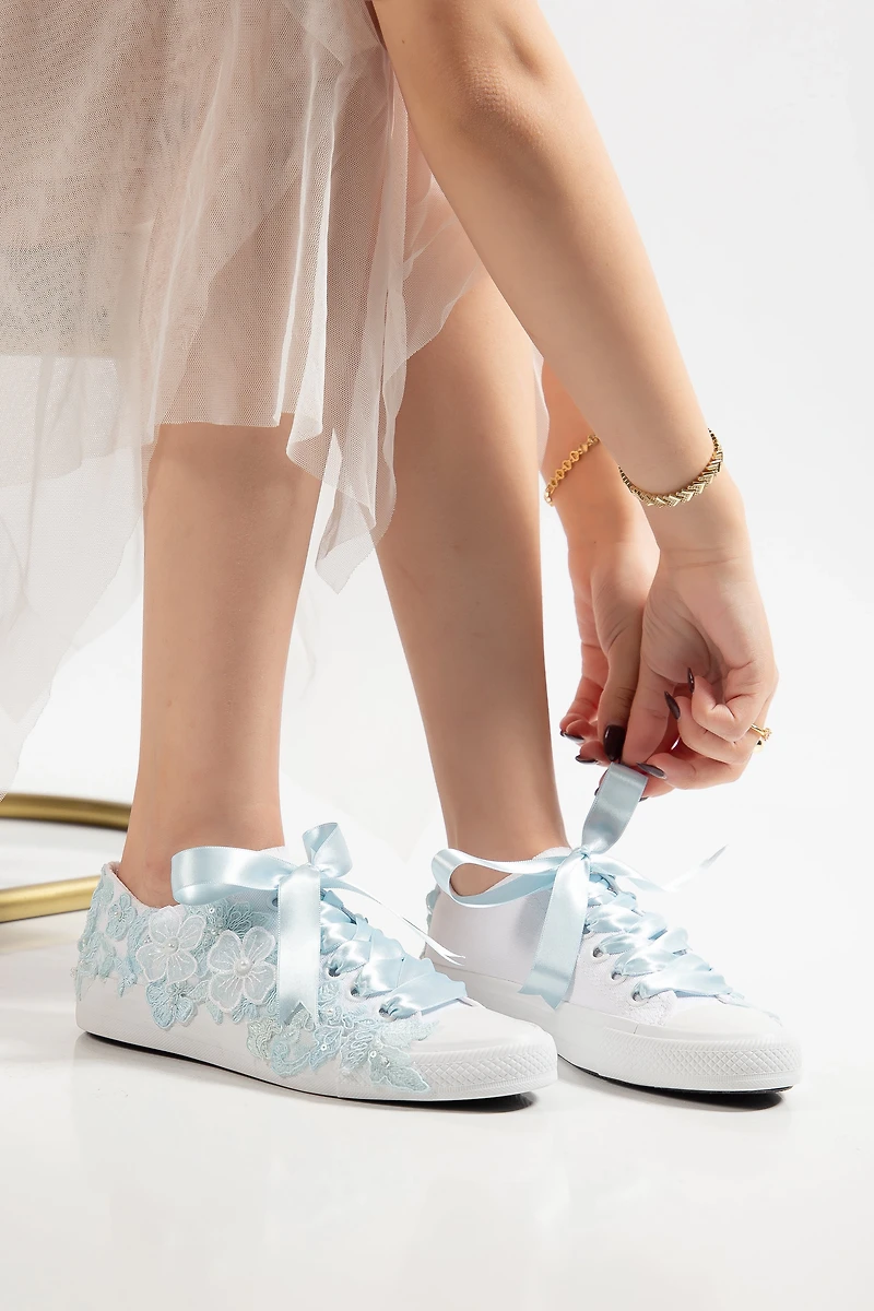 Forever & Always Womens Serenelle Lace Bridal Sneaker