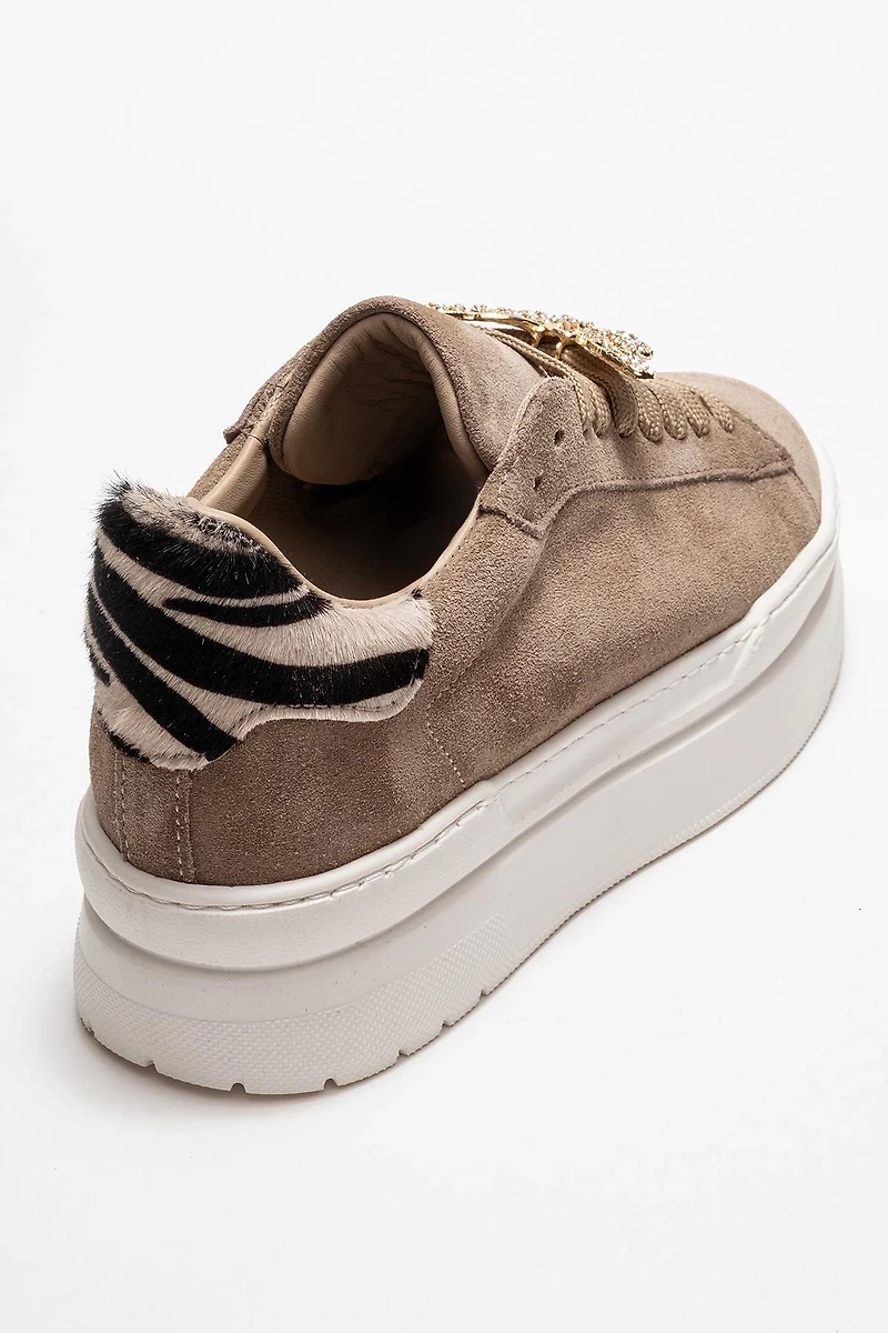 Forever & Always Womens Anda Leather Buckled Sneakers