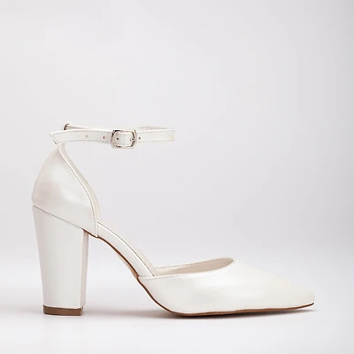 Forever & Always Womens Gisele Closed Toe High Block Heels