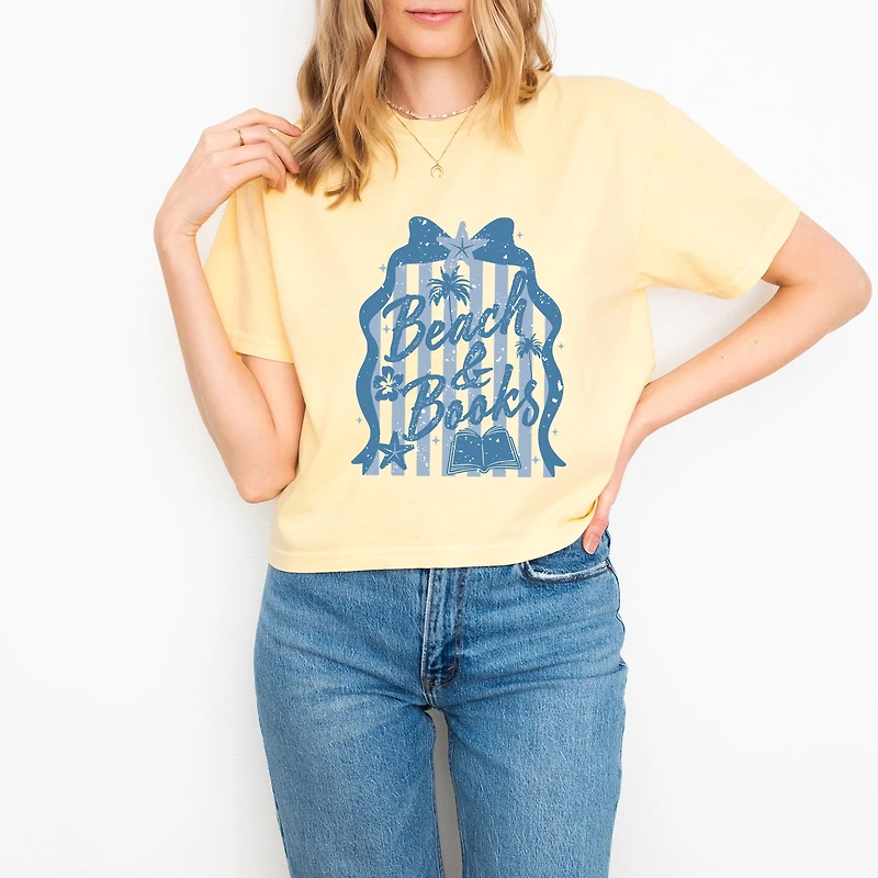 Simply Sage Market Beach & Books Blue Women's Boxy Crop Top Graphic T-Shirt