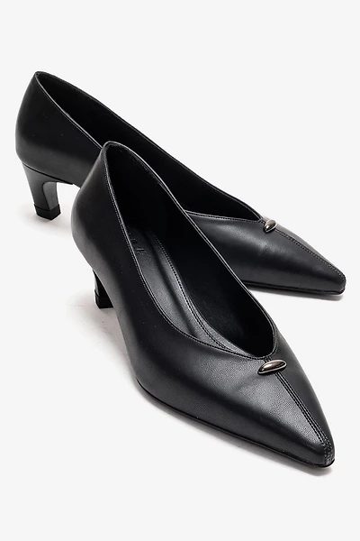 Prologue Shoes Womens Versay Pointed Toe Kitten Heel Pump