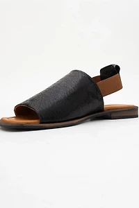 Forever & Always Womens Fuela Leather Elastic Flat Sandalss