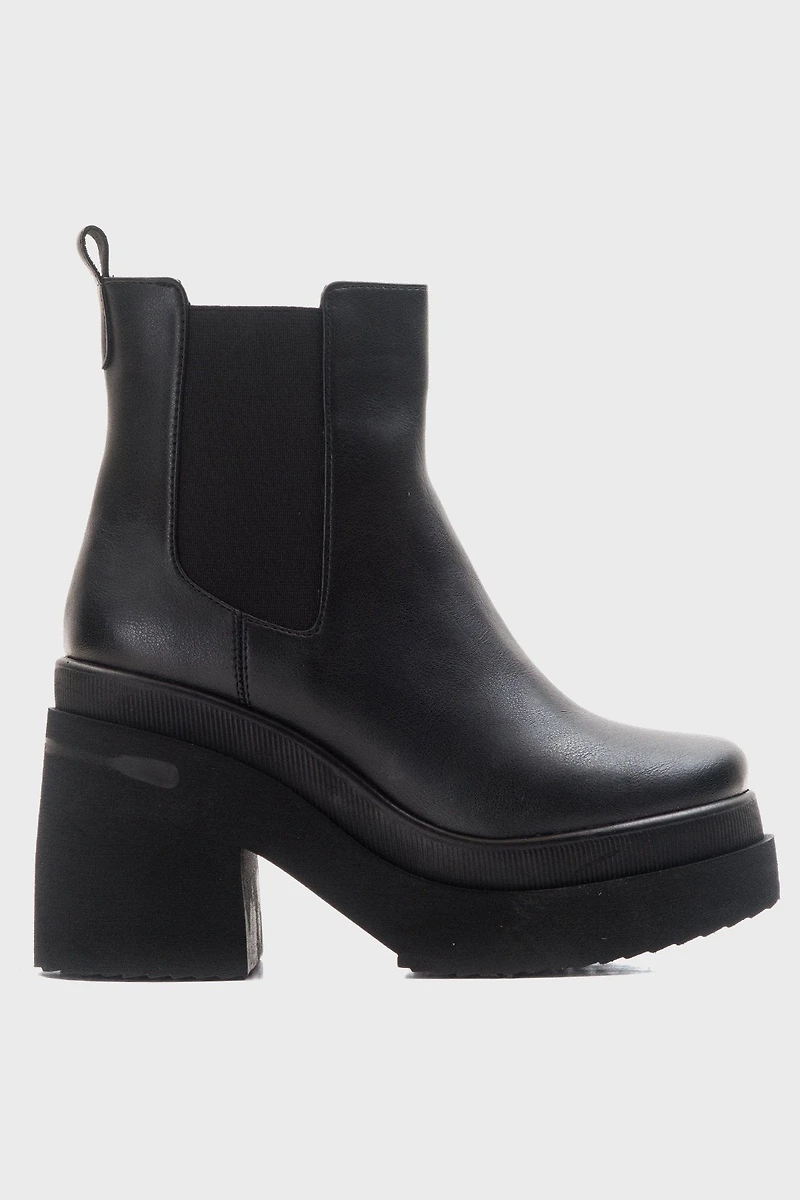 Prologue Shoes Womens Antwerp Chelsea Boot