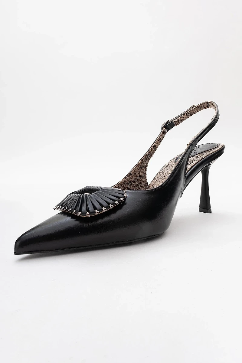 Prologue Shoes Womens Spera Buckled Pointed Toe Pump