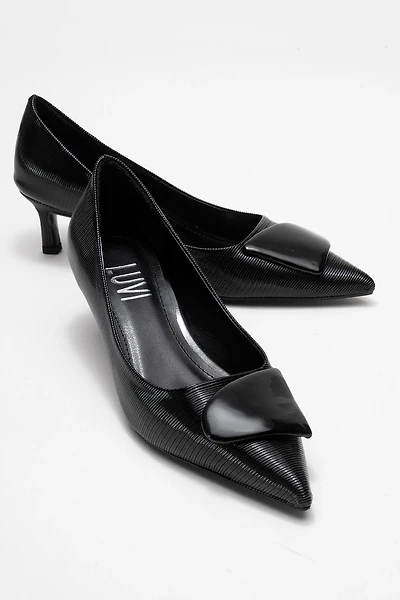 Prologue Shoes Womens Briana Buckle Pointed Toe Pump