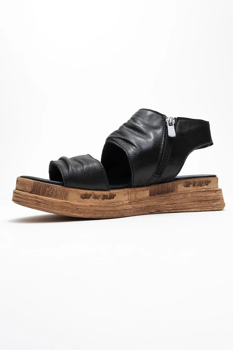 Forever & Always Womens Lunas Leather Side-Zip Flat Heel Sandals