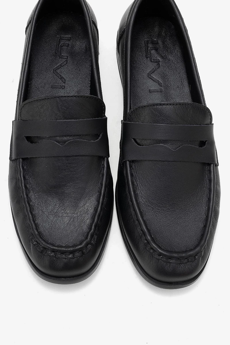 Forever & Always Womens Valia Leather Loafer