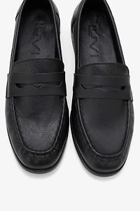 Forever & Always Womens Valia Leather Loafer