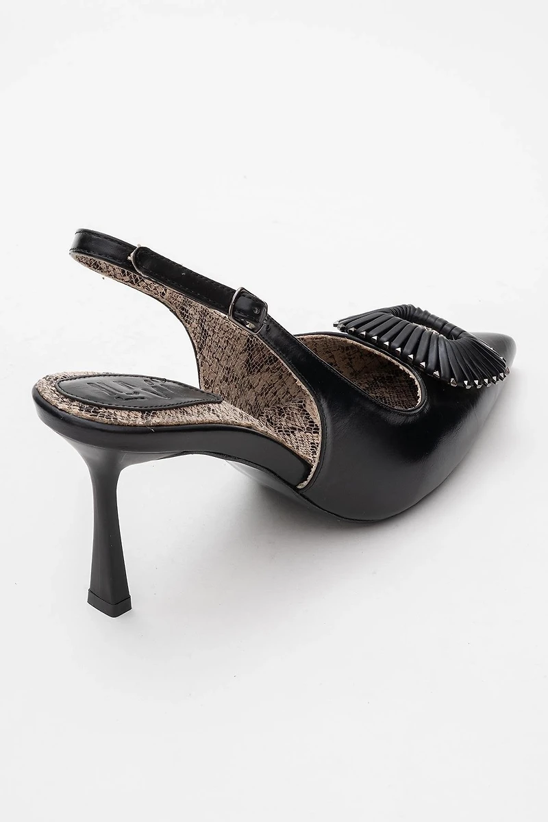 Prologue Shoes Womens Spera Buckled Pointed Toe Pump