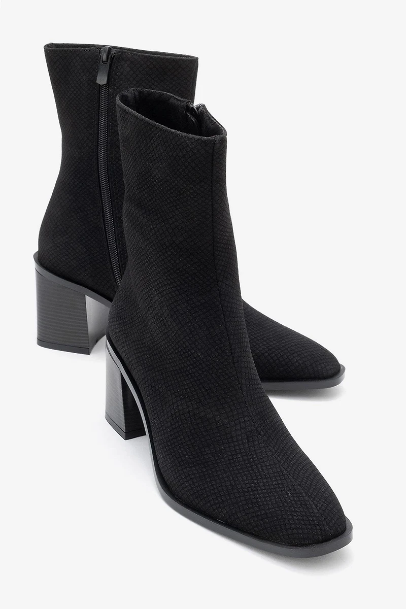 Prologue Shoes Womens Chara Block Heel Ankle Boot