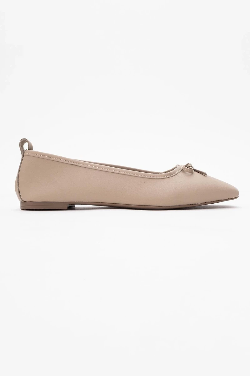 Forever & Always Womens Sosa Leather Ballet Flats