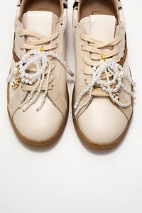 Forever & Always Womens Taren Leather Pearl Buckle Sneakers