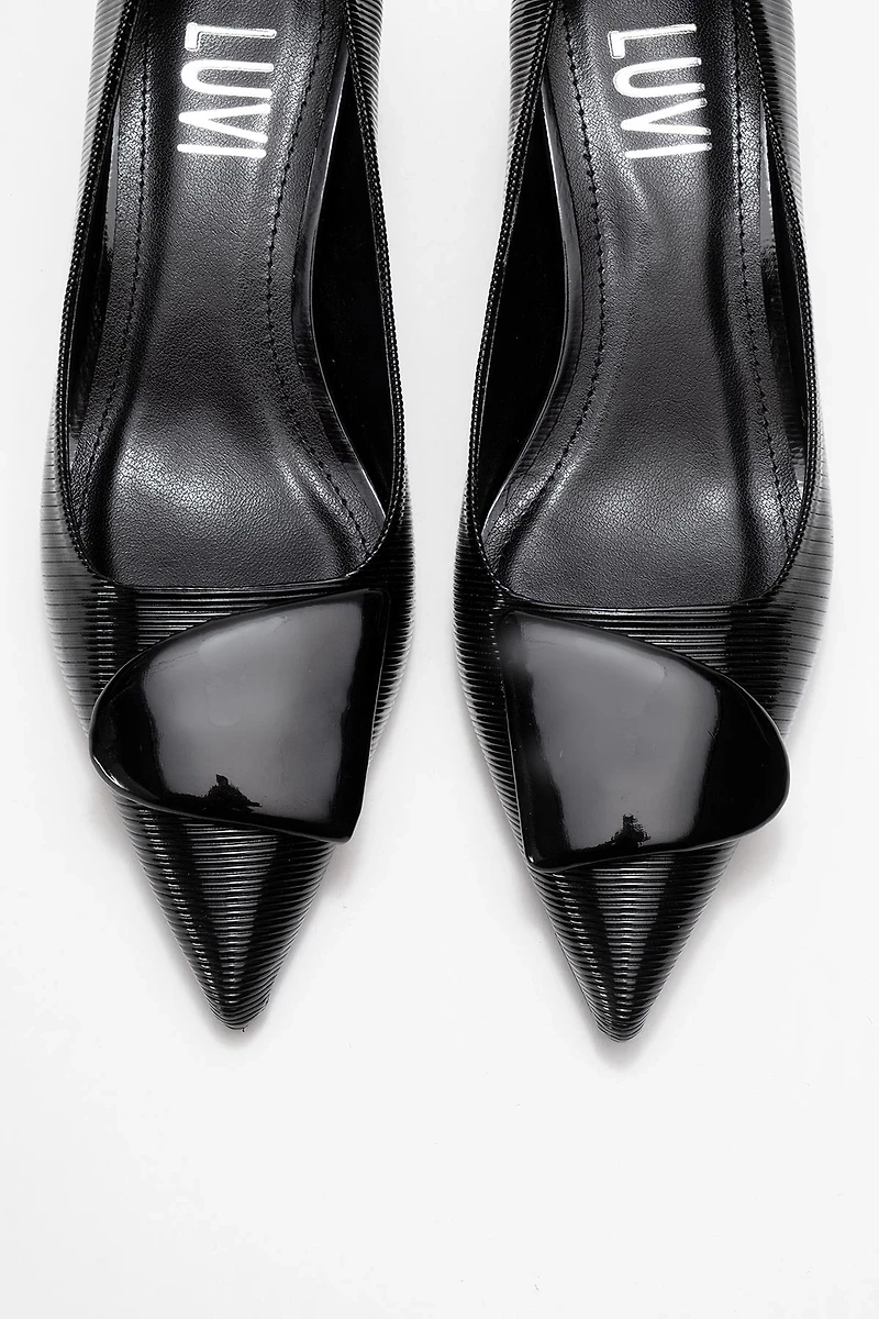 Prologue Shoes Womens Briana Buckle Pointed Toe Pump