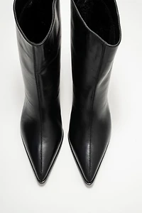 Forever & Always Womens Aleo Leather Pointed Toe Boot