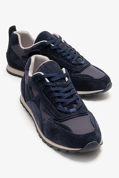 Forever & Always Womens Sahra Leather Sneaker