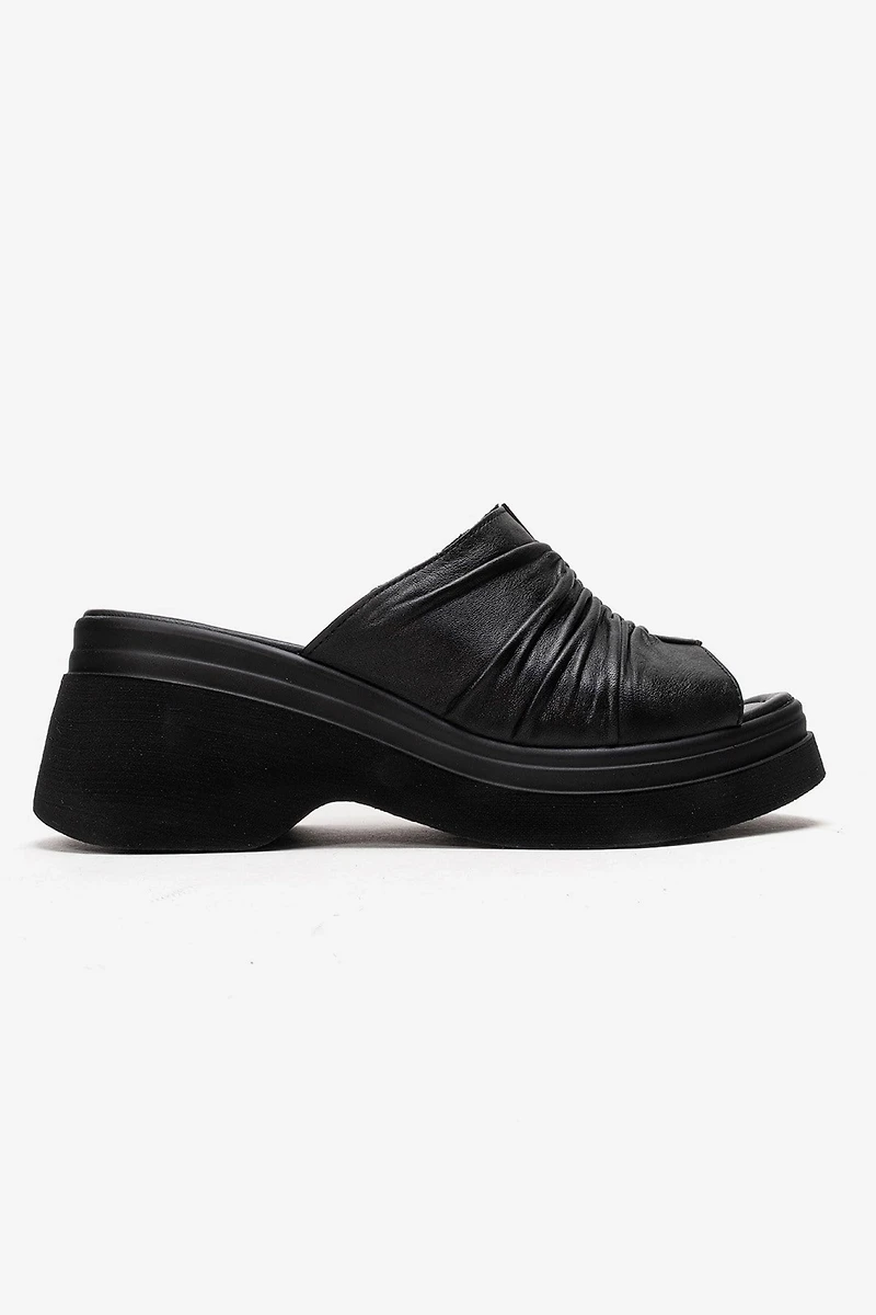 Forever & Always Womens Nellie Leather Platform Sandal