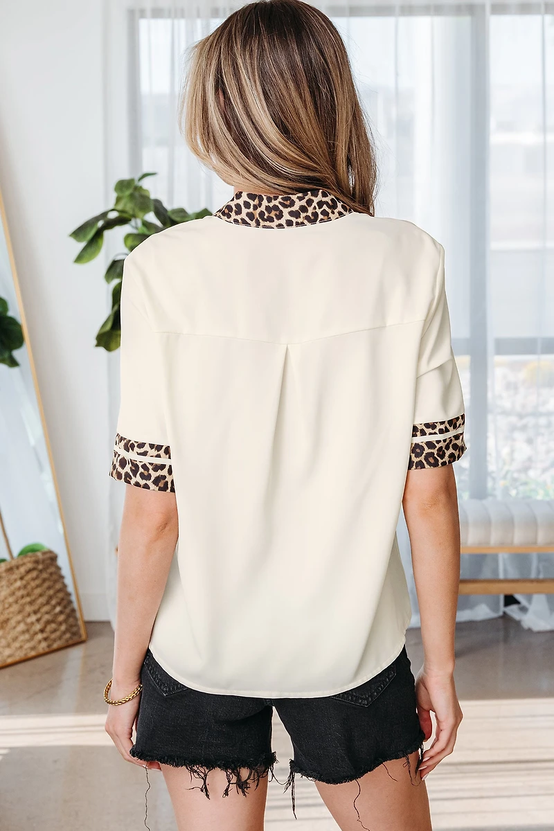Threaded Pear Women's Lakelyn Trim Short Sleeve Blouse