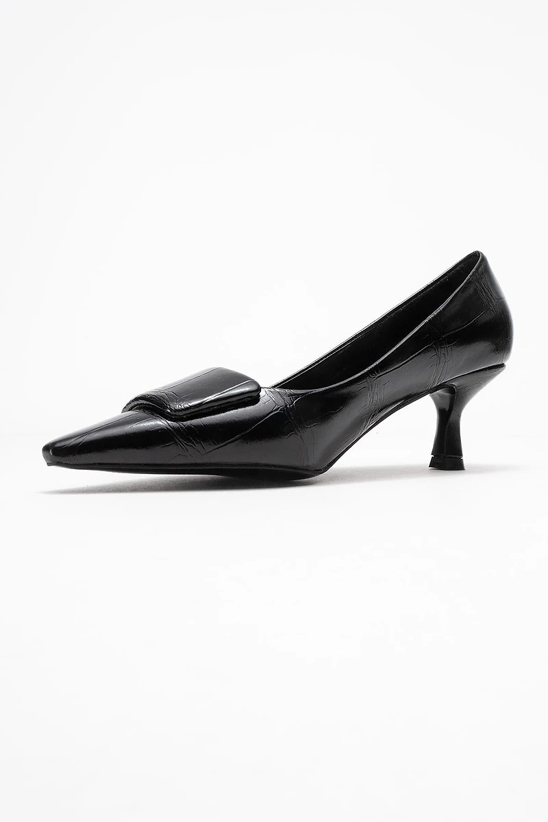 Prologue Shoes Womens Marcia Buckle Pointed Toe Pump