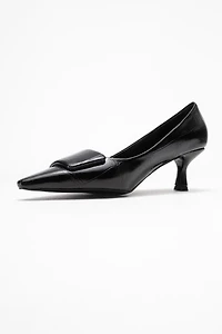 Prologue Shoes Womens Marcia Buckle Pointed Toe Pump