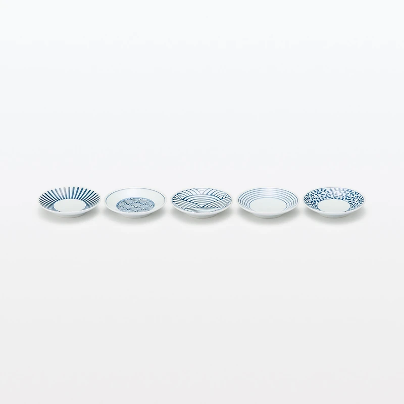 Hasami Ware Small Plate - Large Wave Pattern