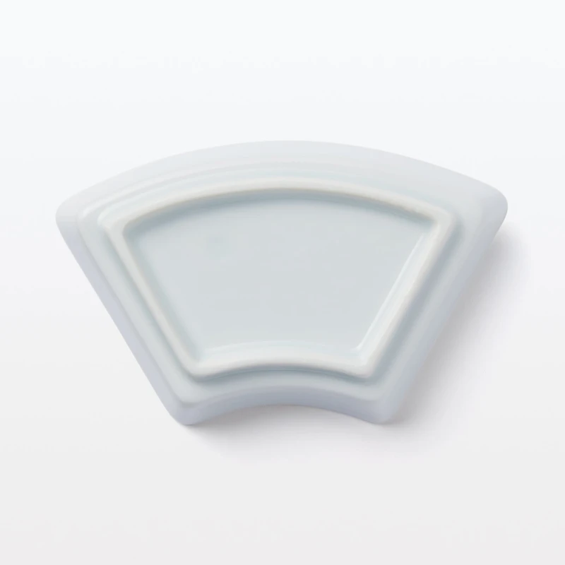 Hasami Ware Lucky Small Plate - Fan - White
