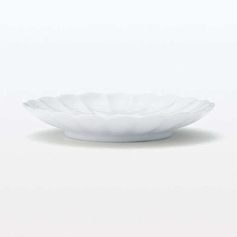 Hasami Ware Lucky Small Plate - Chrysanthemum