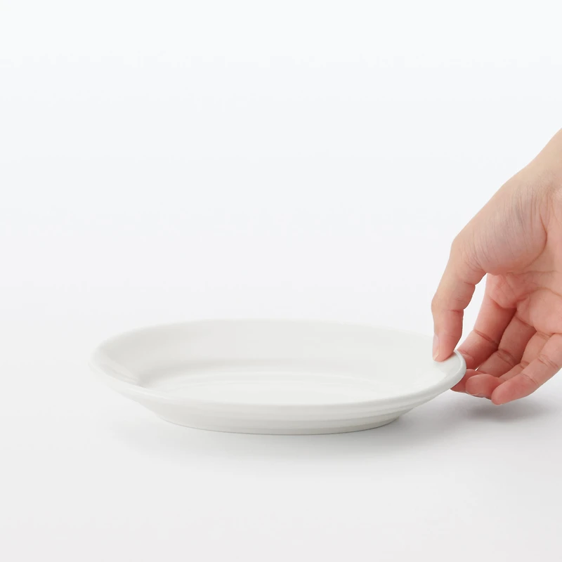 Porcelain Rimmed Oval Plate Small