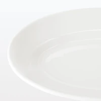 Porcelain Rimmed Oval Plate Medium