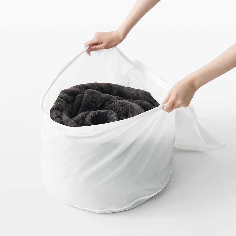 Densely Woven Fibre-Shielding Laundry Net for Large Items