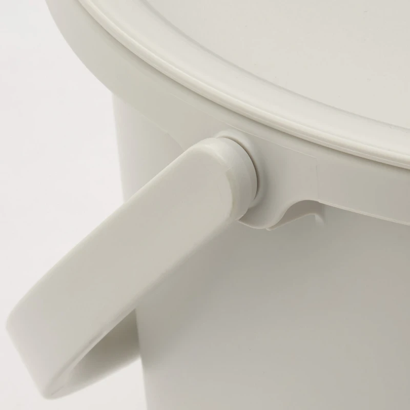 Bucket with Lid