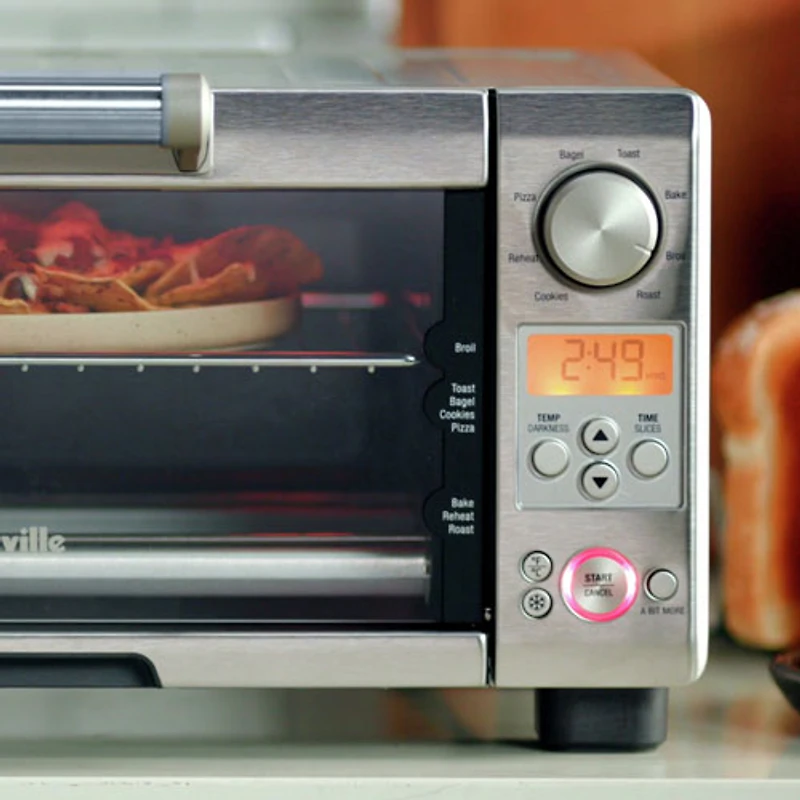 Four grille-pain Mini Smart de Breville - 0,45 pi³/12,7 l - Acier inoxydable