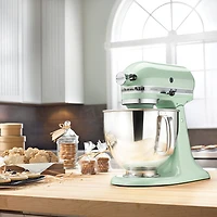 Batteur sur socle à tête inclinable Artisan de KitchenAid - 5 pte - 325 W - Vert pistache