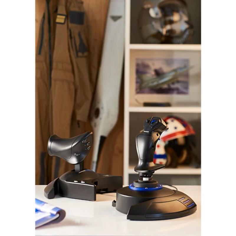 Manche de vol T.Flight Hotas 4 de Thrustmaster pour PS4/PS5/PC