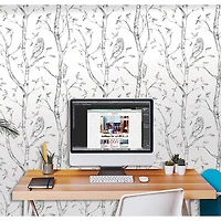 Papier peint autocollant à motif forestier NuWallpaper - Gris