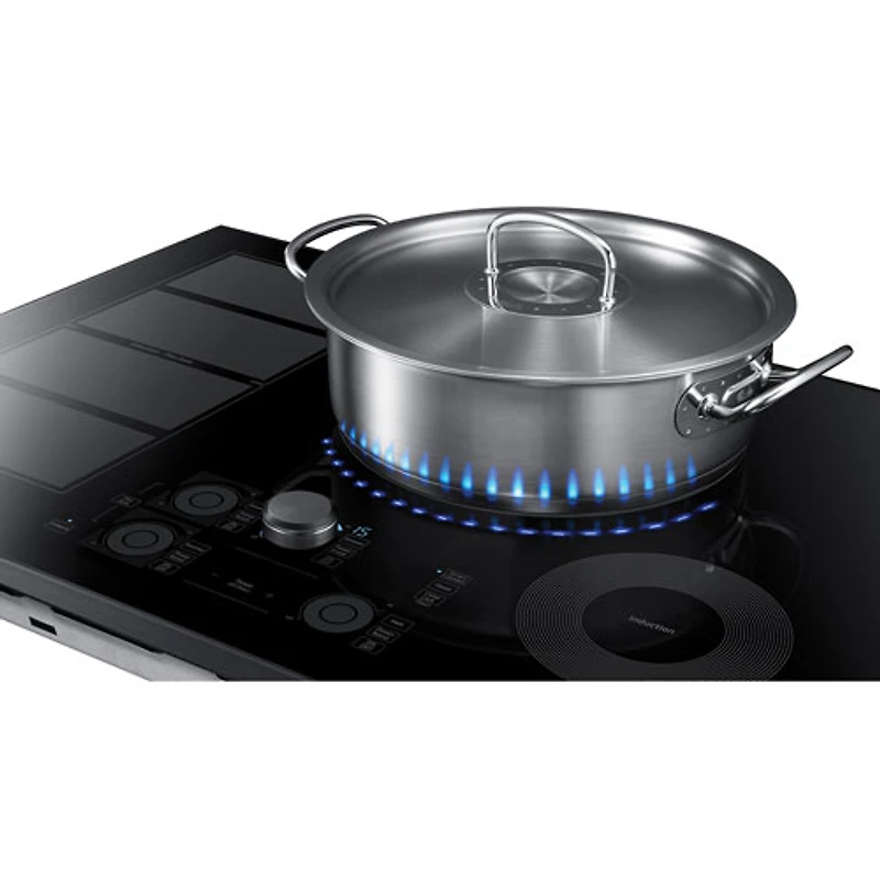 Surface cuisson induction électrique lisse 3 brûleurs 30 po de Samsung (NZ30K7880UG/AA) - Inox noir