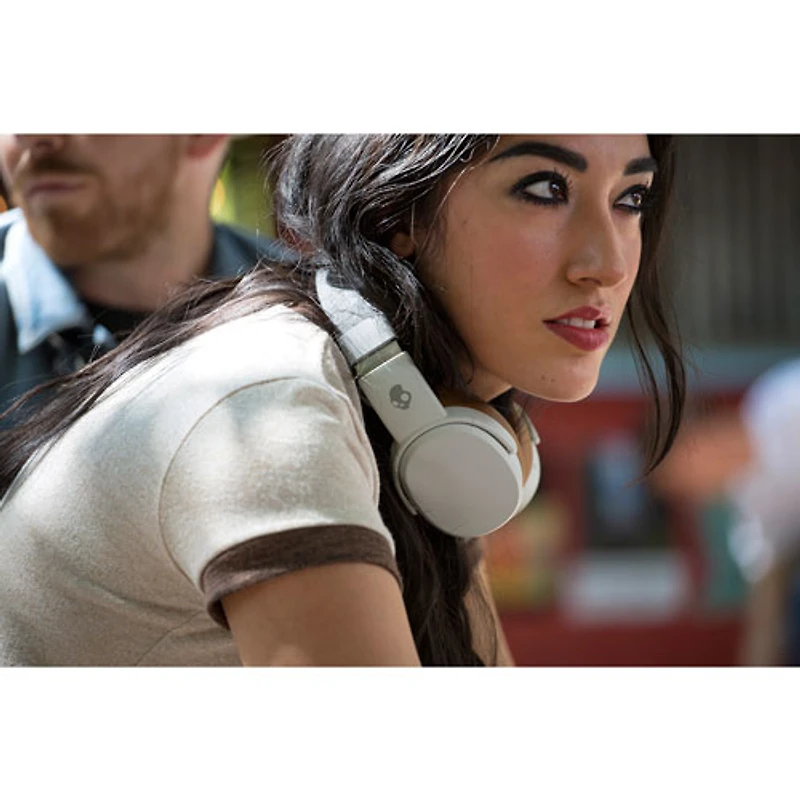 Écouteurs sans fil à isolation sonore avec micro Crusher de SkullCandy - Noir