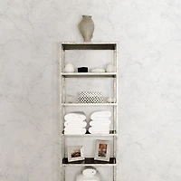 Papier peint autocollant Carrara Marble de NuWallpaper - Blanc