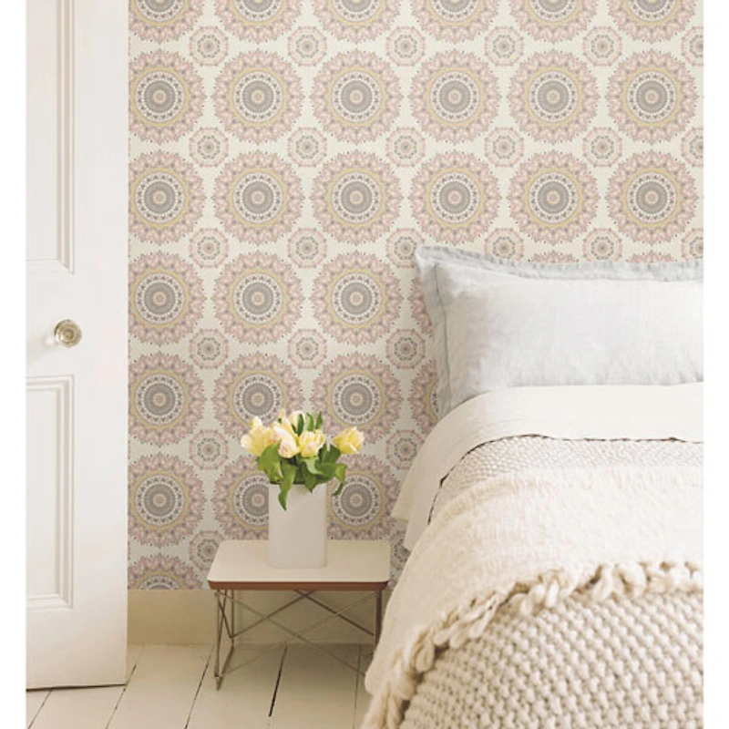 Papier peint Kismet Boho Medallion d'A-Street Prints - Rose pâle