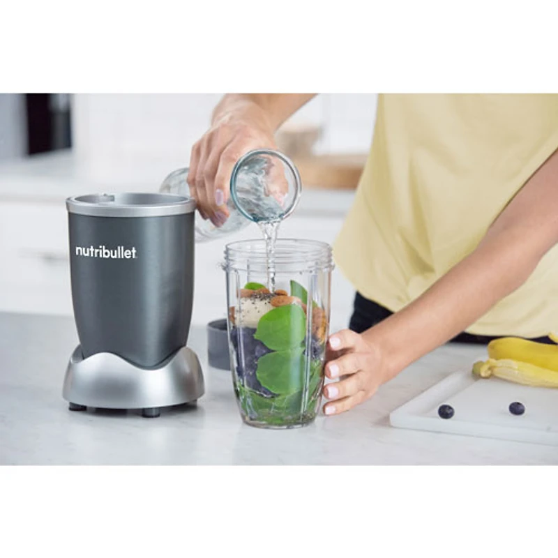 Mélangeur sur socle de 0,7 l et 600 W de NutriBullet - Argenté