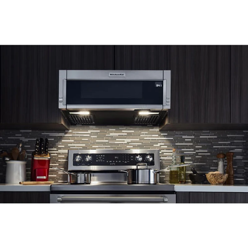 Four à micro-ondes de 30 po à hotte intégrée de KitchenAid - 1,1 pi³ - Acier inoxydable