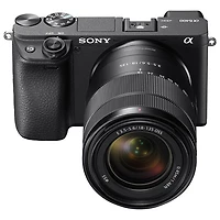 Appareil photo vlogueur sans miroir Alpha a6400 de Sony avec objectif OSS 18-135 mm
