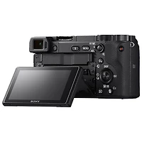 Appareil photo vlogueur sans miroir Alpha a6400 de Sony avec objectif OSS 18-135 mm