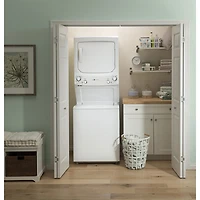 Duo laveuse électrique de 4,5 pi³ et sécheuse de 5,9 pi³ de GE (GUD27EEMNWW) - Blanc