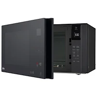 Micro-ondes de 1,5 pi³ NeoChef avec Smart Inverter de LG (LMC1575SB) - Noir