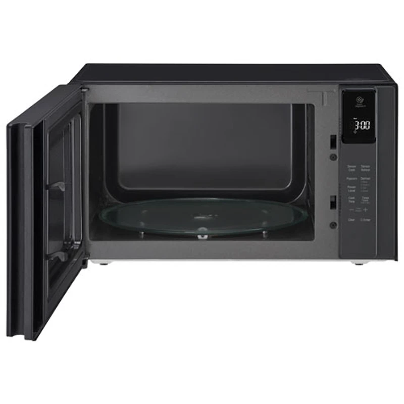 Micro-ondes de 1,5 pi³ NeoChef avec Smart Inverter de LG (LMC1575SB) - Noir
